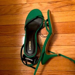 Express green sandals